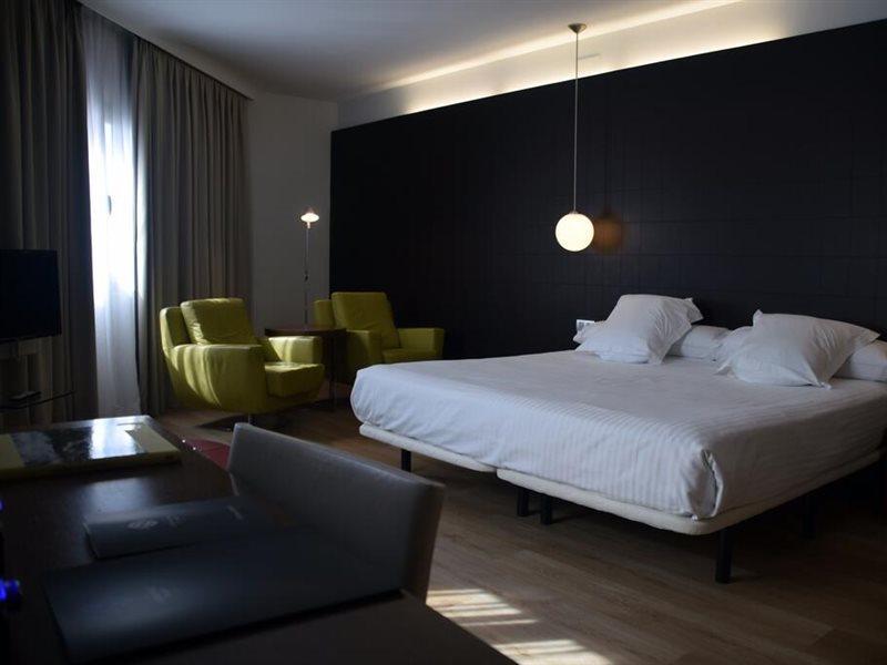 Hotel Veracruz Plaza & Spa Valdepeñas Kültér fotó