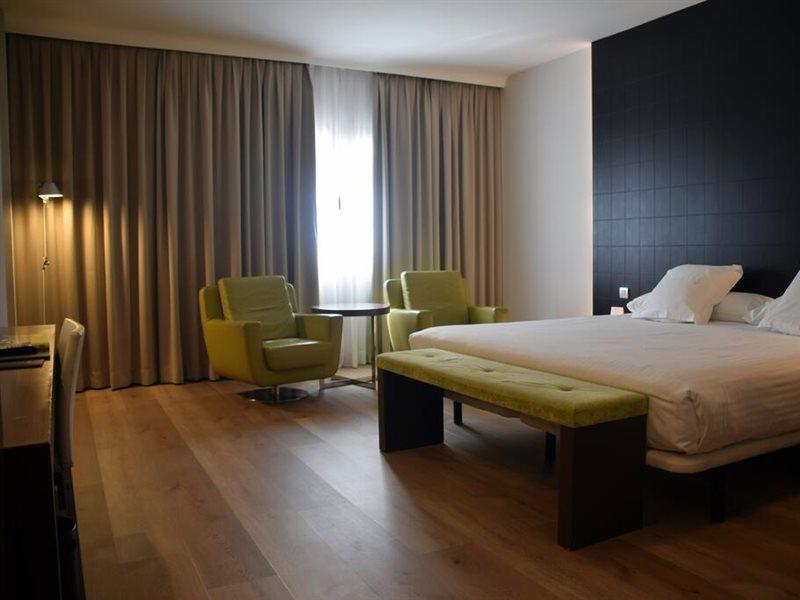 Hotel Veracruz Plaza & Spa Valdepeñas Kültér fotó